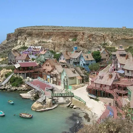 شقة Luxury 2 Bedroom By The Sea كاورا