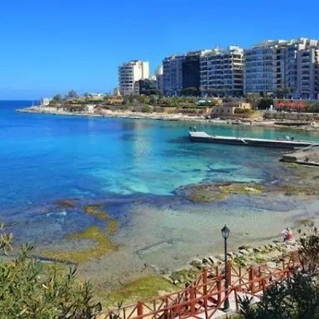 Luxury 2 Bedroom By The Sea *