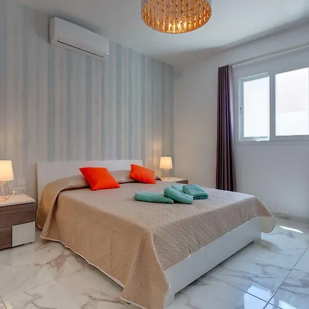 Апартаменты Luxury 2 Bedroom By The Sea