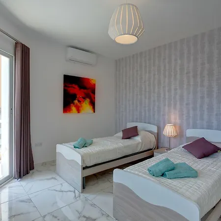 Luxury 2 Bedroom By The Sea * Qawra